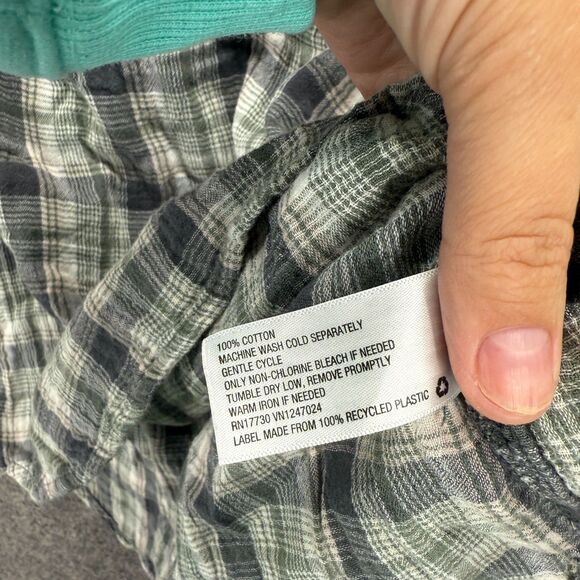 Universal Thread Blouse Women S Small Gray Plaid 1/2 Button V-Neck Long Sleeve - Picture 4 of 7